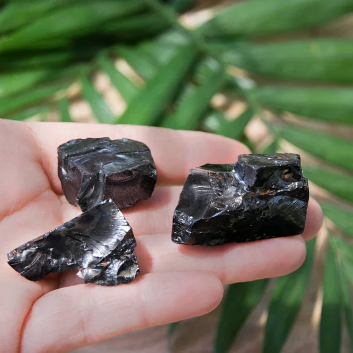 The fascinating world of the SHUNGITE stone