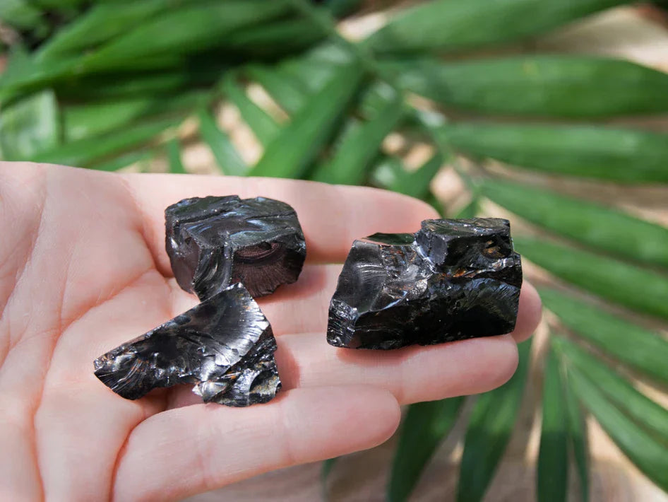 The fascinating world of the SHUNGITE stone